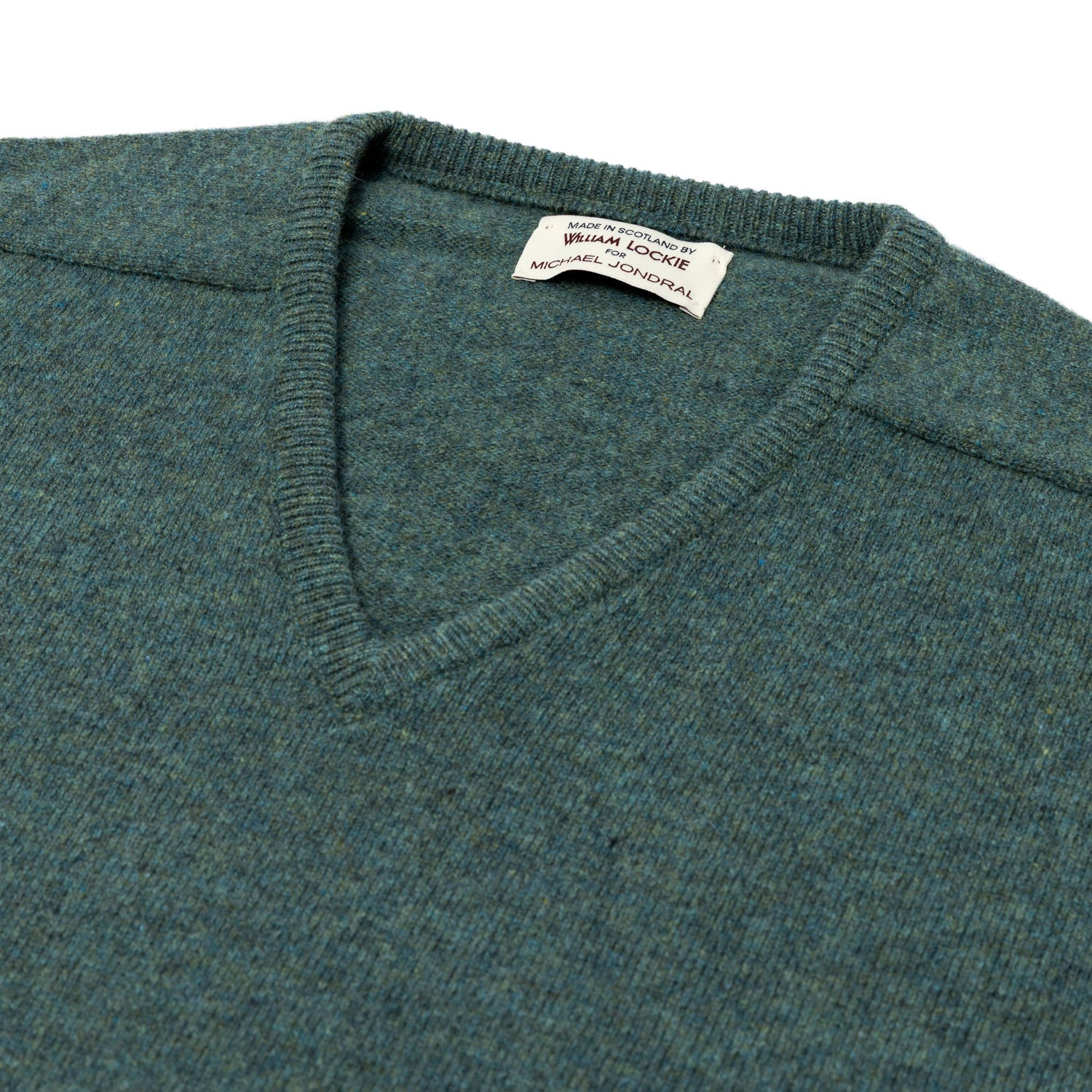 Sweater "Leven Vee" made of pure Geelong Lambswool - 2 Ply